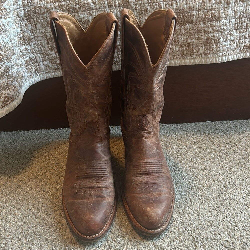 Brown Tecovas boots 
Size Men’s 7.5, Woman’s 9